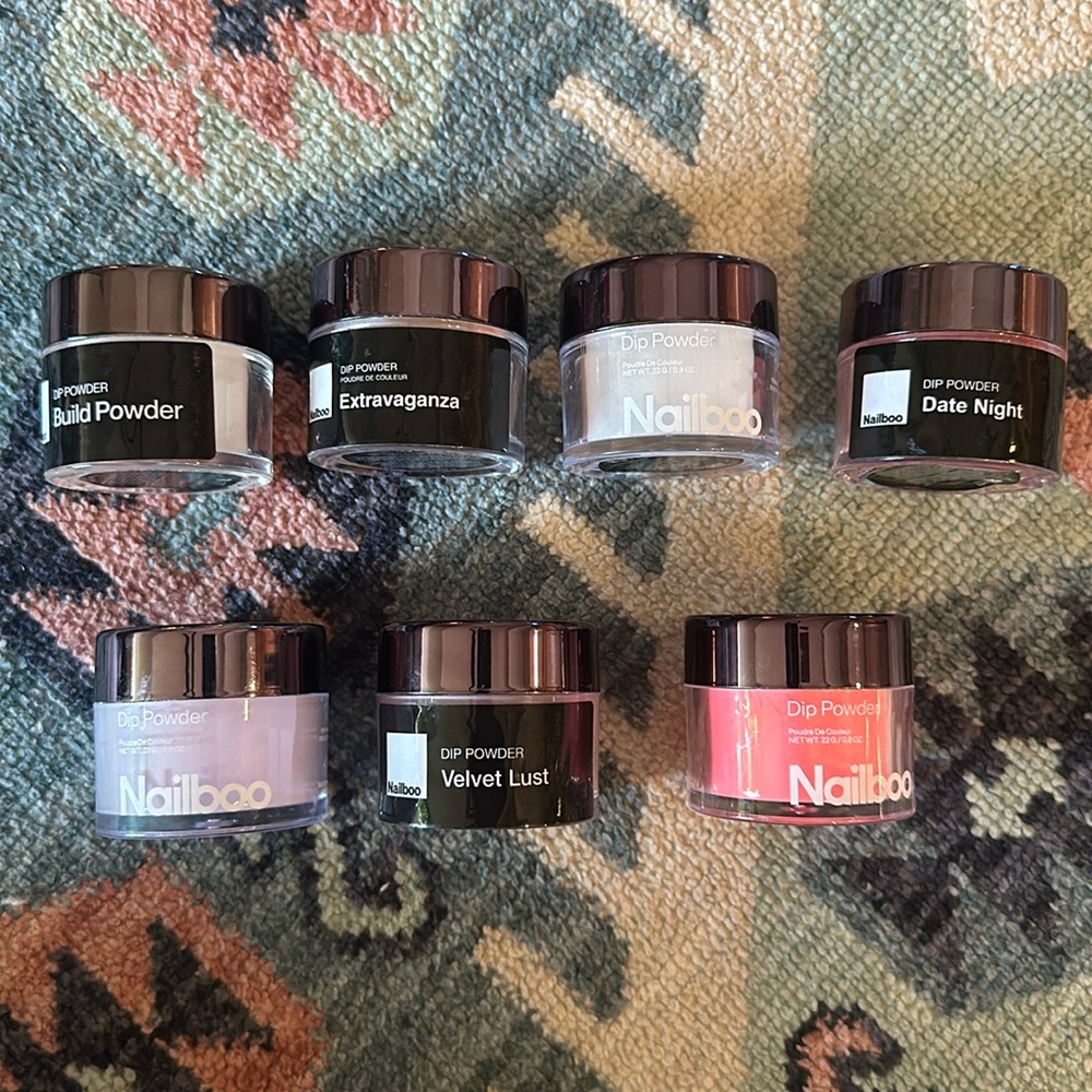 Nailboo Dip Powder Bundle
*all opened and partially used*